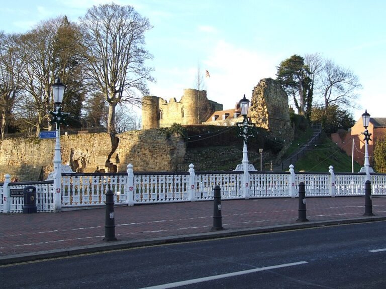 960px TonbridgeBigBridge0077 768x576